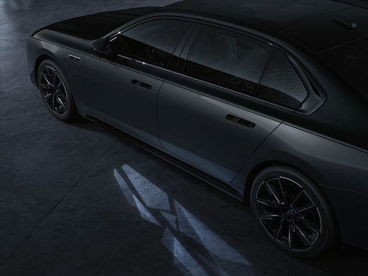 宝马 7系 m760e xdrive 高清全屏壁纸