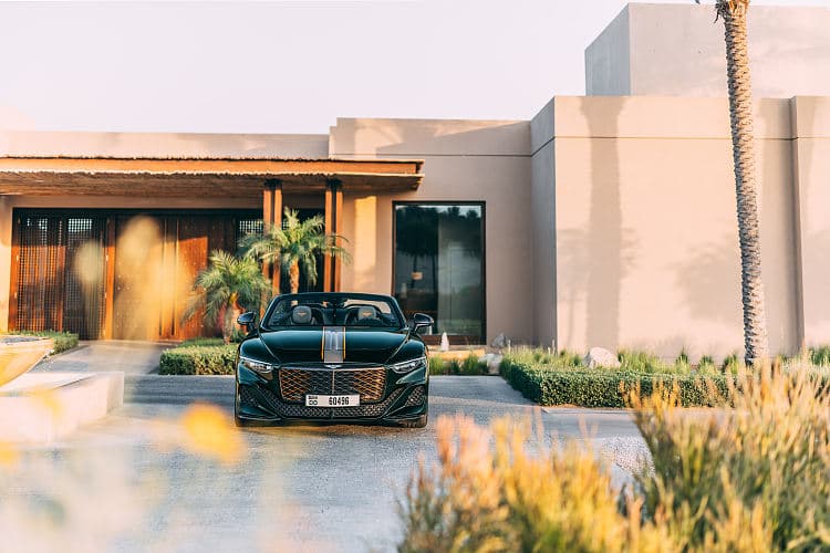宾利 Batur Convertible 高清全屏壁纸