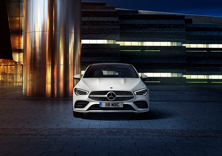 奔驰 GLA 200 amg line 高清全屏壁纸