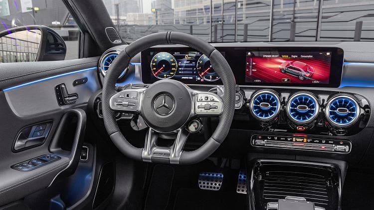 奔驰 AMG A 35 sedan 高清全屏壁纸