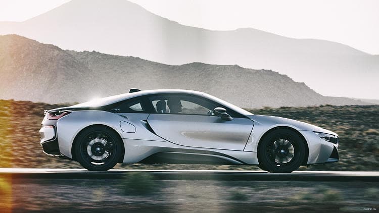 宝马 i8 roadster 高清全屏壁纸
