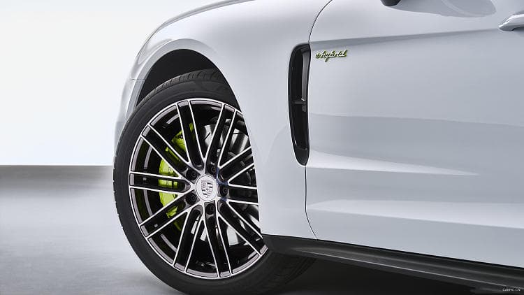保时捷 Panamera hybrid 高清全屏壁纸