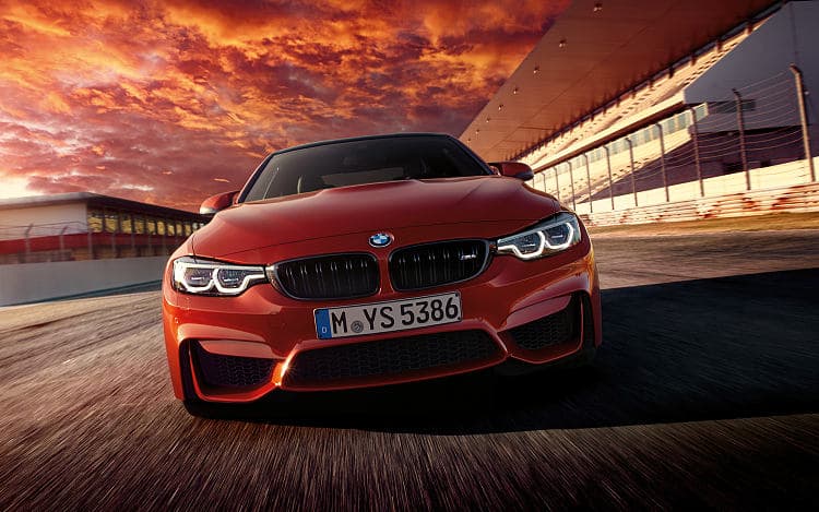 宝马 M4 coupe 高清全屏壁纸
