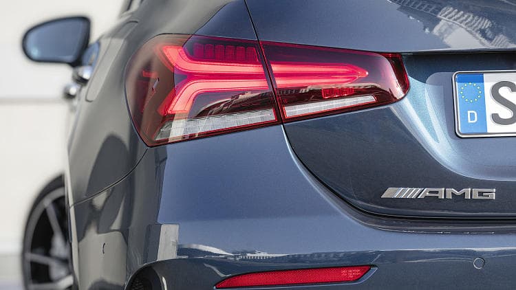 奔驰 AMG A 35 sedan 高清全屏壁纸