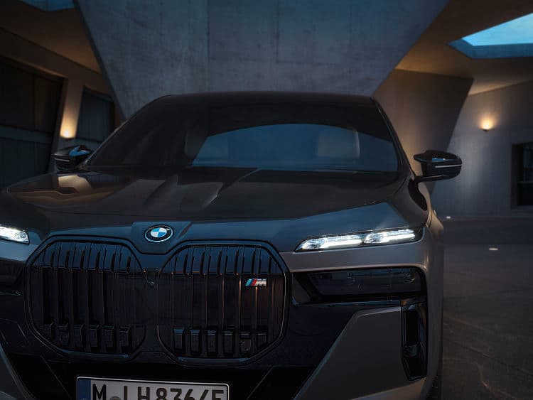 宝马 7系 m760e xdrive 高清全屏壁纸