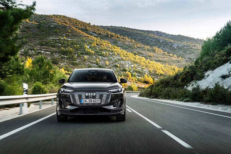 奥迪 SQ6 e-tron 高清全屏壁纸