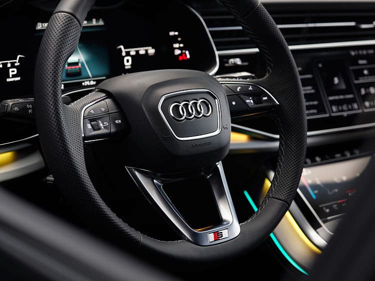 奥迪 Q8 55 tfsi quattro s line 高清全屏壁纸