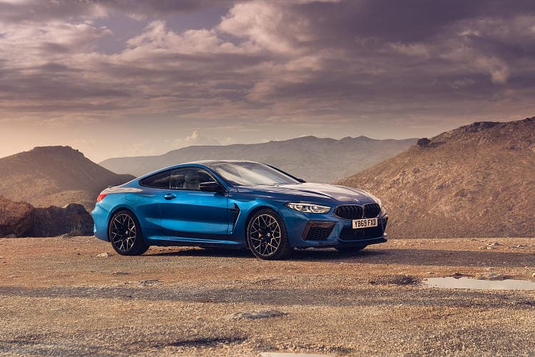 宝马 M8 competition coupe 高清全屏壁纸
