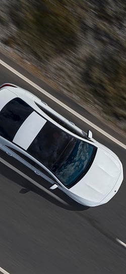 奔驰 GLA 200 amg line 高清手机竖屏壁纸