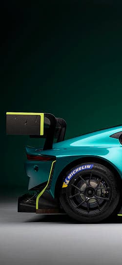 阿斯顿·马丁 Vantage gt3 高清手机竖屏壁纸