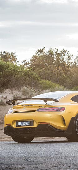 奔驰 AMG GT r pro 高清手机竖屏壁纸