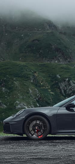 保时捷 911 Carrera 4 GTS Sonderwunsch 高清手机竖屏壁纸