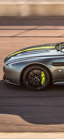 阿斯顿·马丁 Vantage amr 高清全屏壁纸