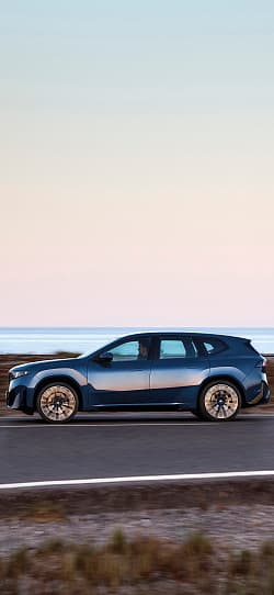 宝马 iX3 50 xDrive 高清手机竖屏壁纸