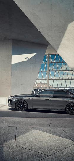 宝马 7系 m760e xdrive 高清手机竖屏壁纸