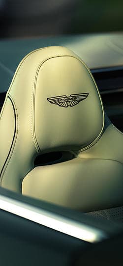 阿斯顿·马丁 Vanquish Volante 高清手机竖屏壁纸