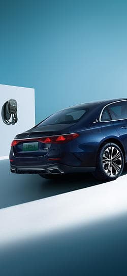 奔驰 E级 350 e L amg line 高清手机竖屏壁纸