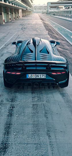 奔驰 AMG ONE  高清手机竖屏壁纸