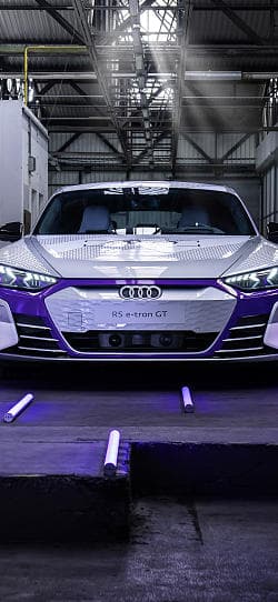 奥迪 RS e-tron GT  高清手机竖屏壁纸