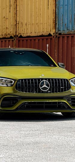 奔驰 AMG GLC 63 高清手机竖屏壁纸