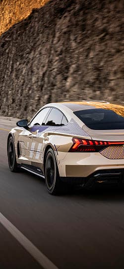 奥迪 e-tron gt  高清手机竖屏壁纸