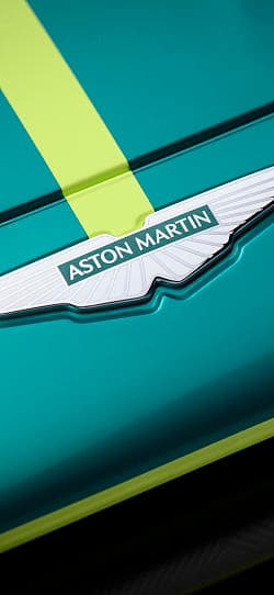 阿斯顿·马丁 Vantage gt3 高清手机竖屏壁纸