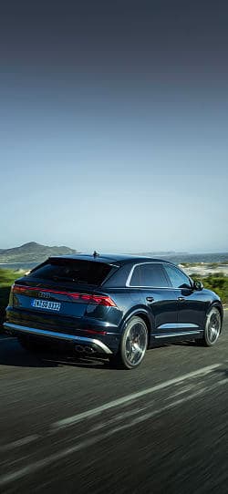 奥迪 SQ8 tfsi 高清手机竖屏壁纸