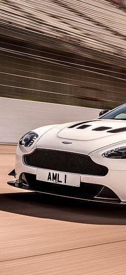 阿斯顿·马丁 Vantage amr 高清手机竖屏壁纸