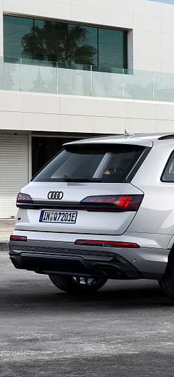 奥迪 Q7 tfsi e quattro 高清手机竖屏壁纸