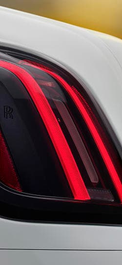 劳斯莱斯 古斯特 BLACK BADGE SERIES II 高清手机竖屏壁纸