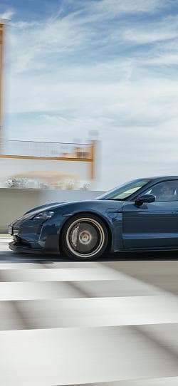 保时捷 Taycan turbo gt 高清手机竖屏壁纸