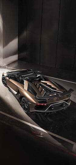 兰博基尼 Aventador SVJ ROADSTER 高清手机竖屏壁纸