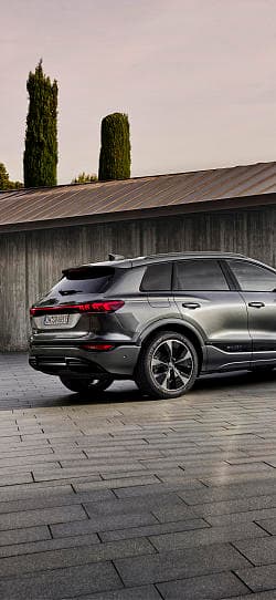 奥迪 SQ6 e-tron 高清手机竖屏壁纸