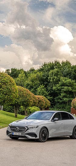 奔驰 E级 450 4matic amg line 高清手机竖屏壁纸