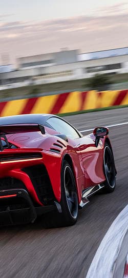 法拉利 SF90 xx stradale 高清手机竖屏壁纸