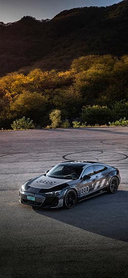 奥迪 e-tron gt  高清手机竖屏壁纸