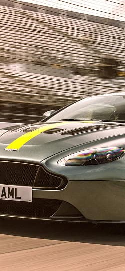 阿斯顿·马丁 Vantage amr 高清全屏壁纸