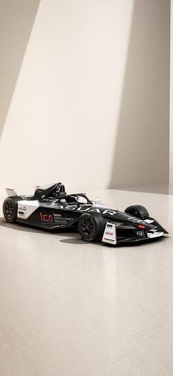 F1 捷豹 I-TYPE  高清手机竖屏壁纸