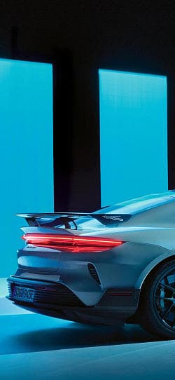 保时捷 Taycan Turbo GT mit Weissach Paket 高清手机竖屏壁纸