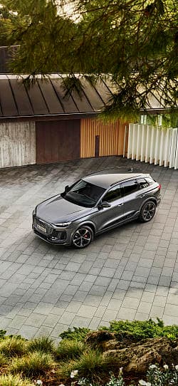 奥迪 SQ6 e-tron 高清手机竖屏壁纸