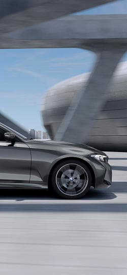 宝马 3系 330li m sport 高清手机竖屏壁纸