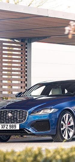 捷豹 XF p300_awd_r-dynamic 高清手机竖屏壁纸
