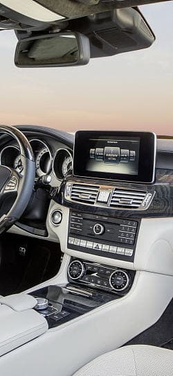 奔驰 CLS 500 4matic amg sports package 高清手机竖屏壁纸