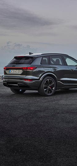 奥迪 SQ6 e-tron 高清手机竖屏壁纸