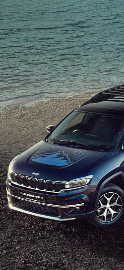 Jeep 指挥官 印度版 高清手机竖屏壁纸