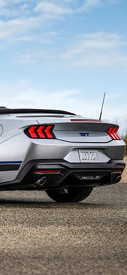 福特 Mustang gt  高清手机竖屏壁纸