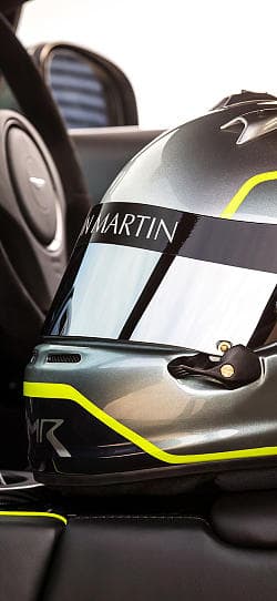 阿斯顿·马丁 Vantage amr 高清手机竖屏壁纸