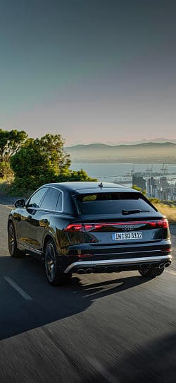 奥迪 SQ8 tfsi 高清手机竖屏壁纸