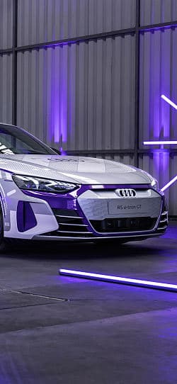 奥迪 RS e-tron GT  高清手机竖屏壁纸