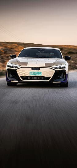 奥迪 e-tron gt  高清手机竖屏壁纸